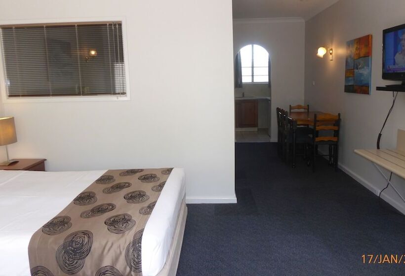 Family Suite, Tower Court Motel