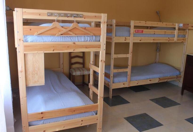 Кровать в Общей Комнате, Ericeira Chill Hill Hostel & Private Rooms   Peach Garden
