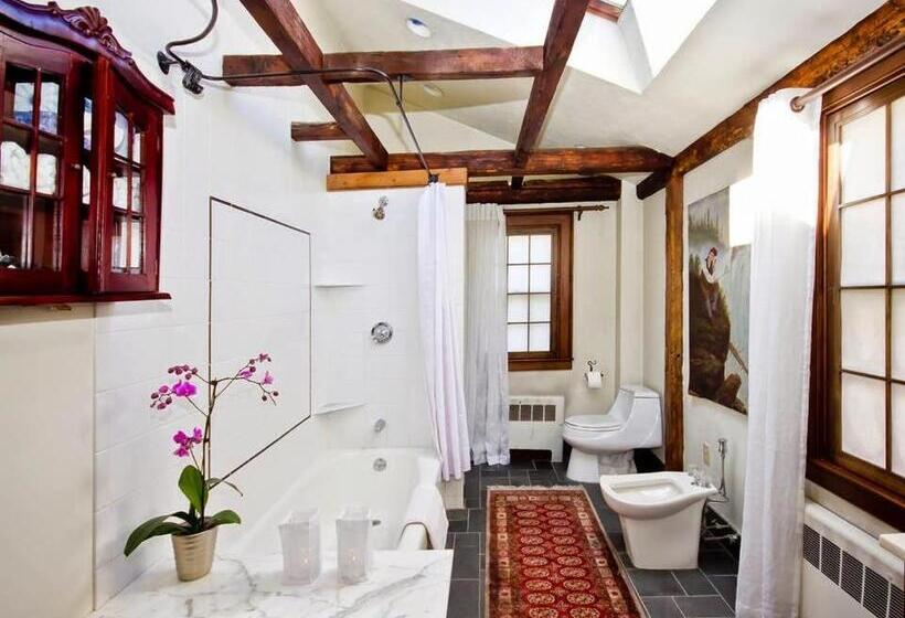스탠다드 스튜디오 킹침대, Moroccan Boutique Guest House