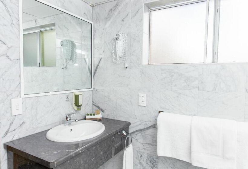 Семейный Номер Deluxe, Bathurst Motor Inn