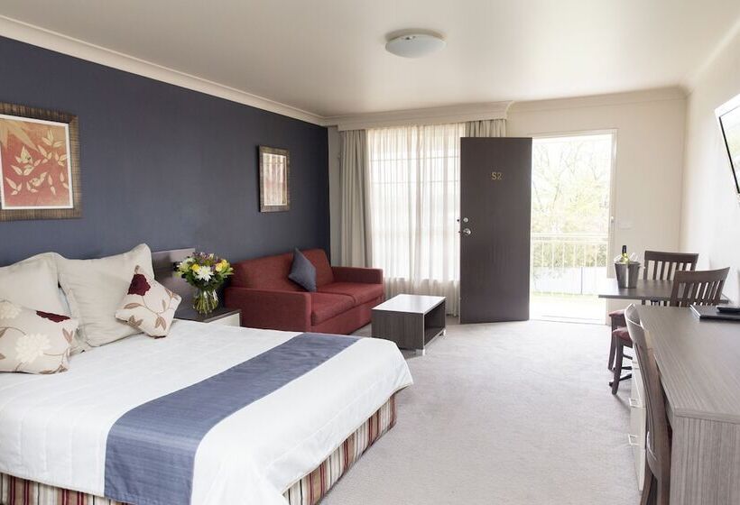 Студия Стандарт, Bathurst Motor Inn