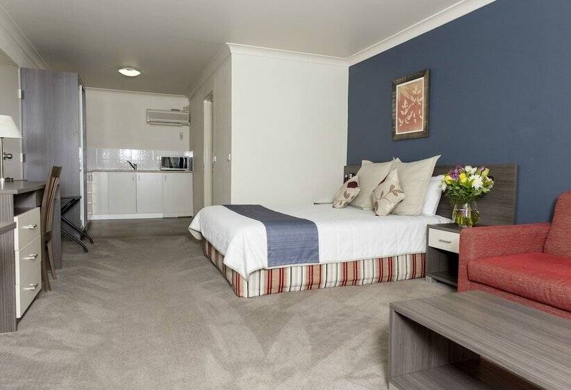 Студия Стандарт, Bathurst Motor Inn