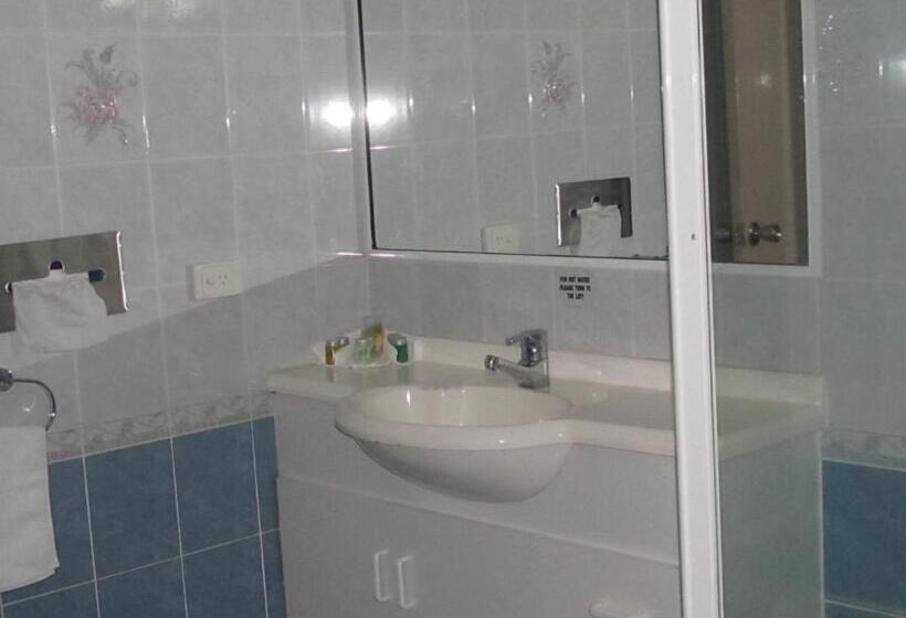 غرفة عائلية, Sunpalms Motel
