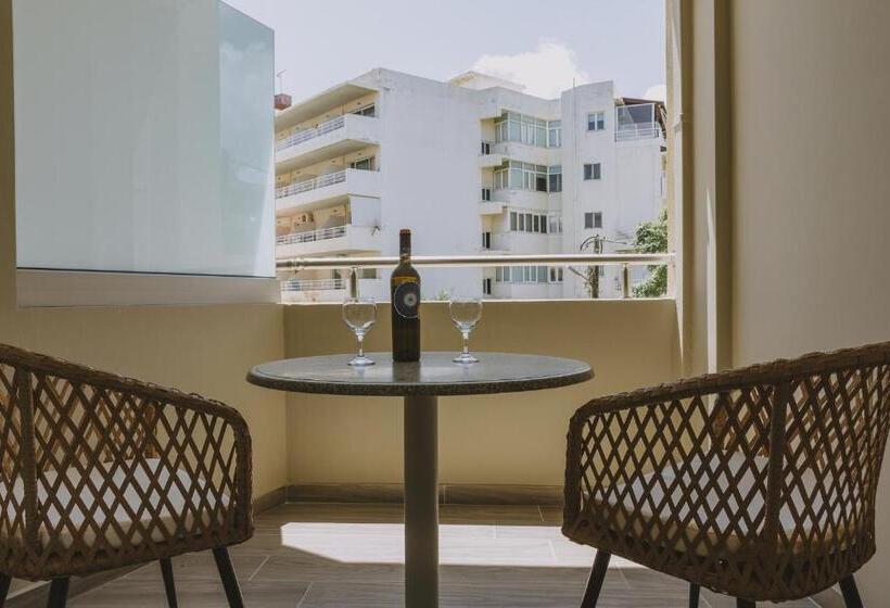 Семейный Номер, Theo Beach Hotel Apartments
