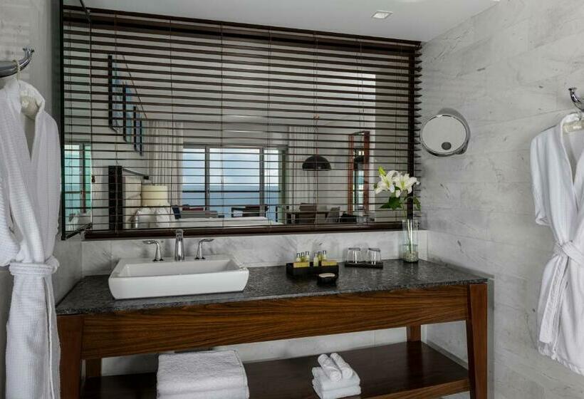 غرفة بريميوم مطلّة علي البحر, Hilton Vallarta Riviera All Inclusive Resort, Puerto Vallarta