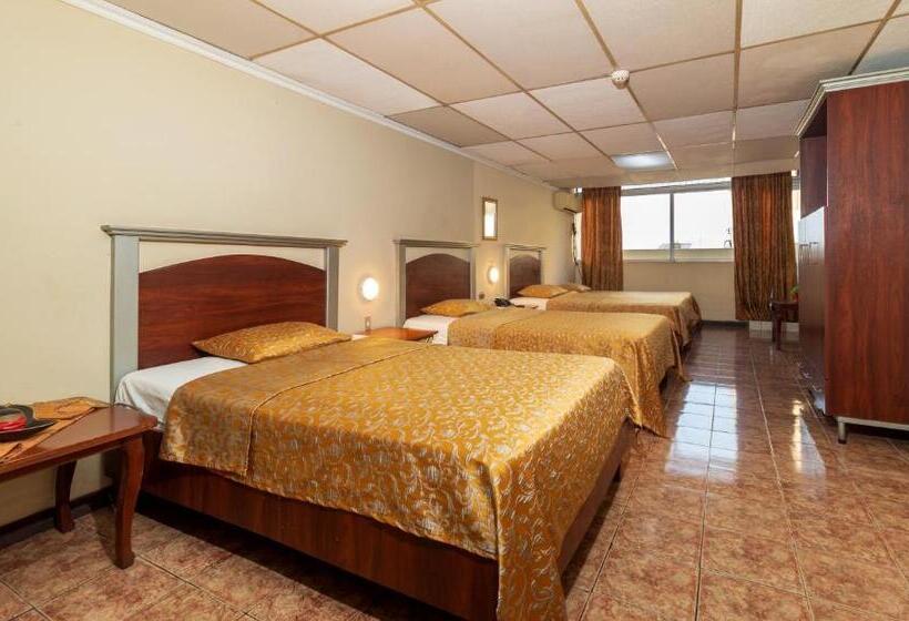 Номер Стандарт Трехместный, Malecon Inn