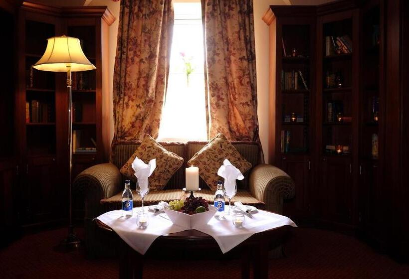 Люкс, Racket Hall Country House