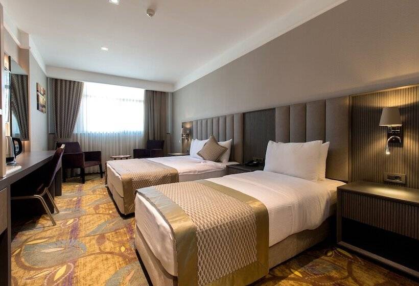 اتاق استاندارد, Ramada By Wyndham Gemli̇k
