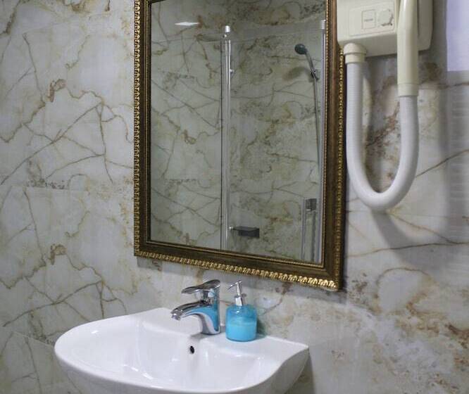 اتاق استاندارد, Adria