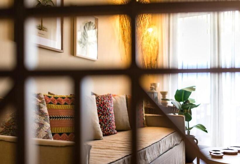 Люкс, Anthemion Suites And Villas