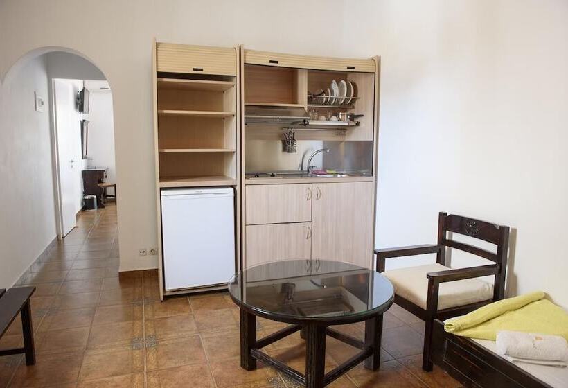Family Suite, Yperia