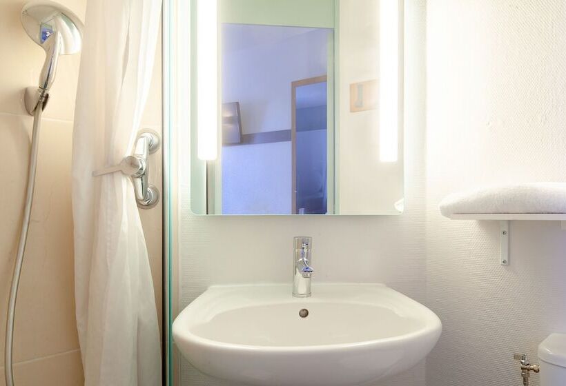 Номер Стандарт, B&b Hotel Maurepas