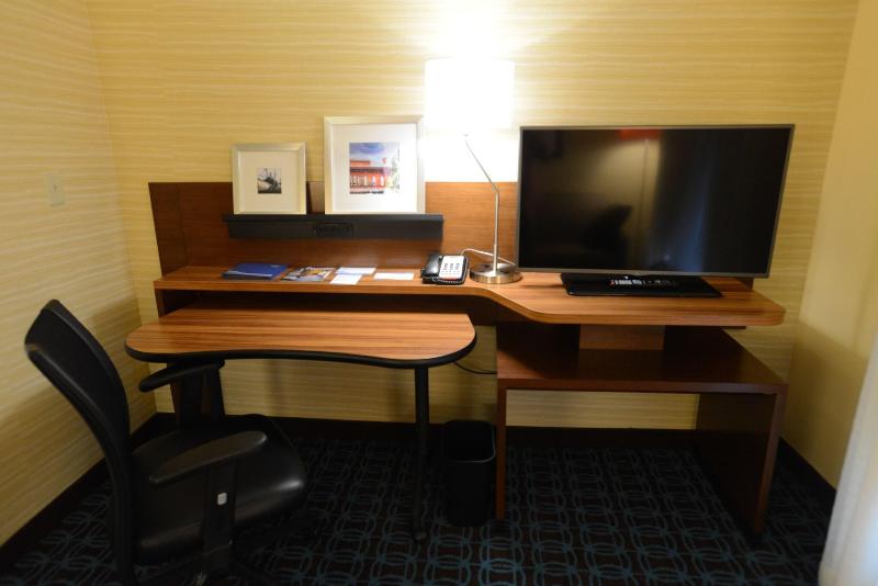 带大床的标准间, Fairfield Inn & Suites By Marriott Bowling Green