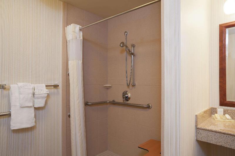 带大床的标准间, Hilton Garden Inn Hickory