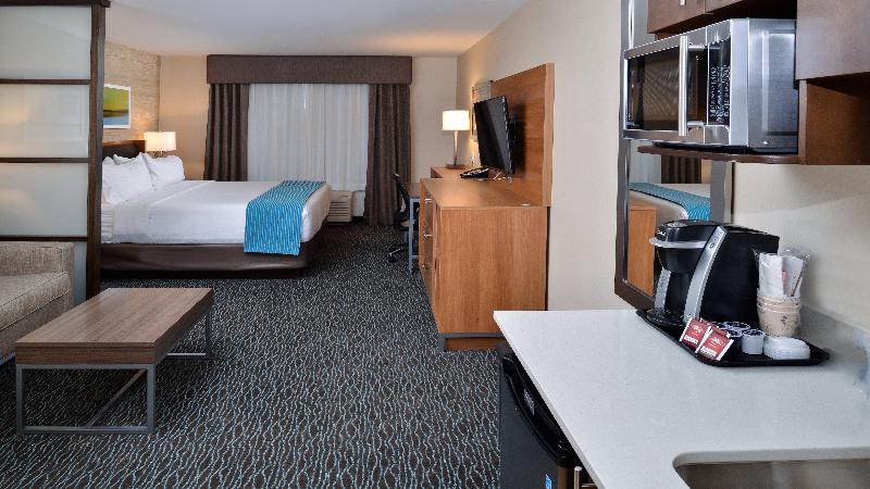Люкс Кровать Кинг, Holiday Inn Hotel & Suites Edmonton Airport Conference Centre, An Ihg