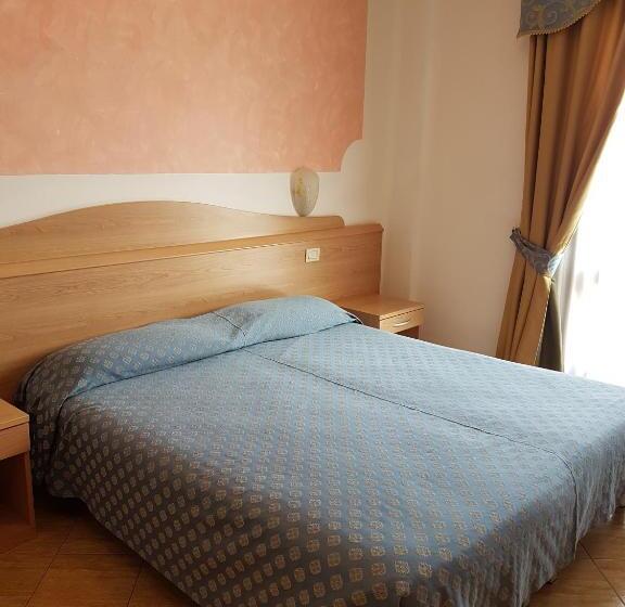 اتاق استاندارد با چشم‌انداز دریاچه, All Inclusive Hotel Piccolo Paradiso