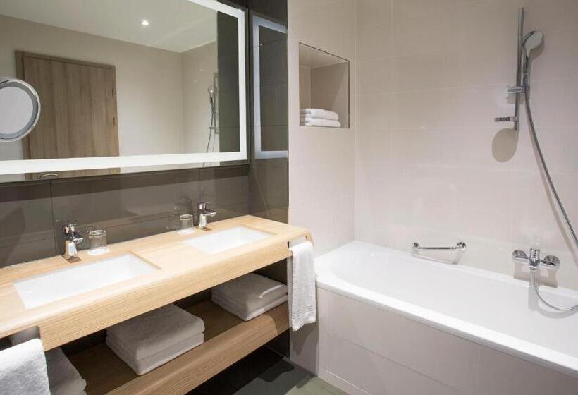 سوئیت اجرایی با بالکن, Sheraton Dubrovnik Riviera