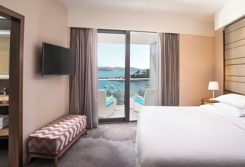 سوئیت اجرایی با بالکن, Sheraton Dubrovnik Riviera