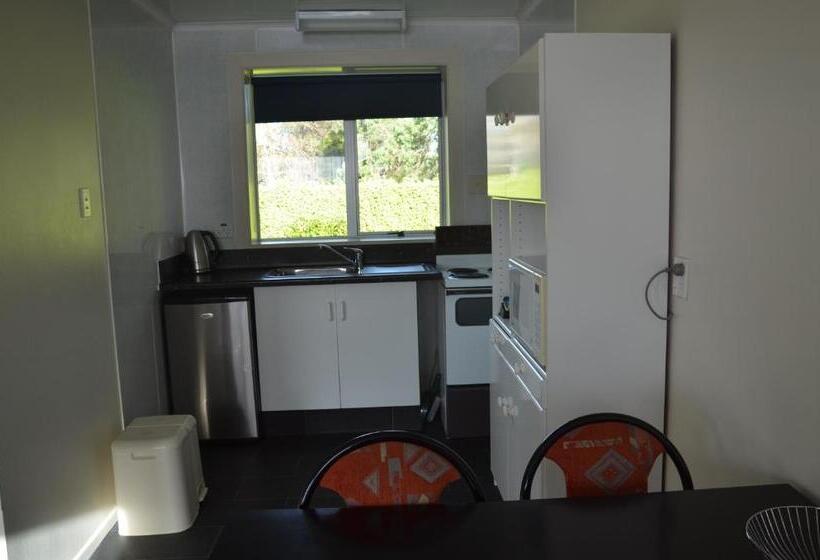 Апартаменты 2 Спальни, Queens Park Motels