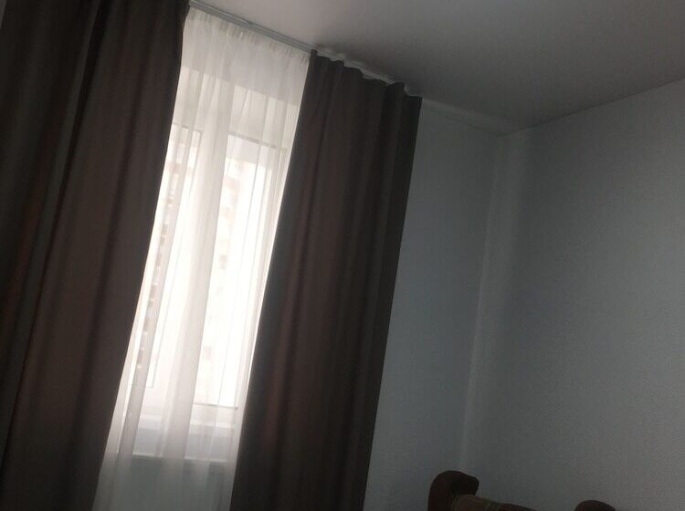 חדר סטנדרט יחיד, Deryabin