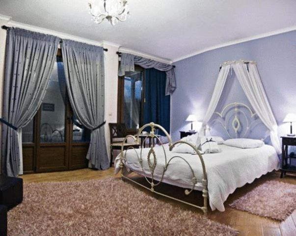 Президентский Люкс, Melegos Inn