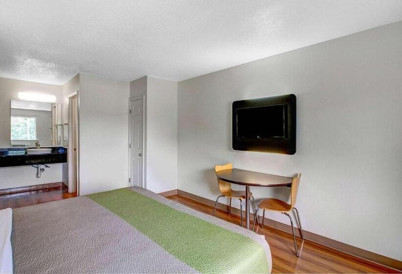 장애인을 위한 킹사이즈 침대 스탠다드 룸, Motel 6charles Town, Wv