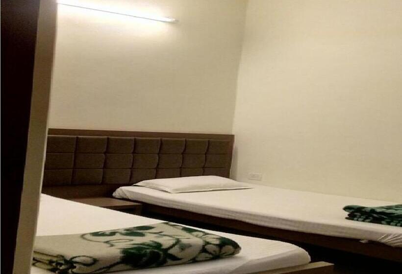 Quarto Estandar Banheiro Compartilhado, Alka