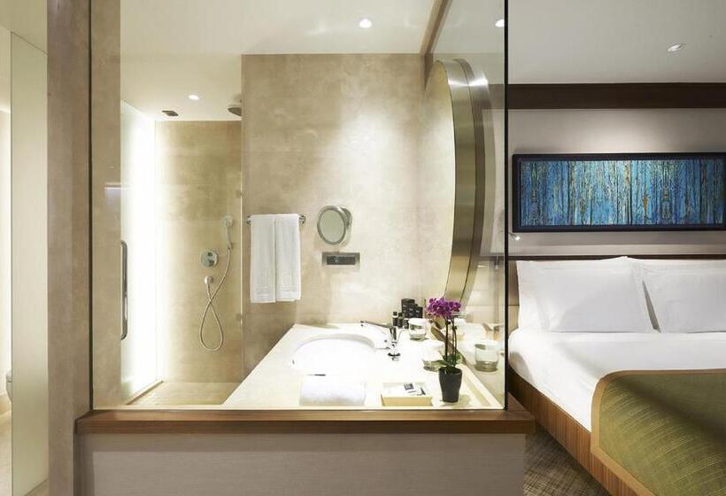 اتاق لوکس با تخت بزرگ, Divan Adana