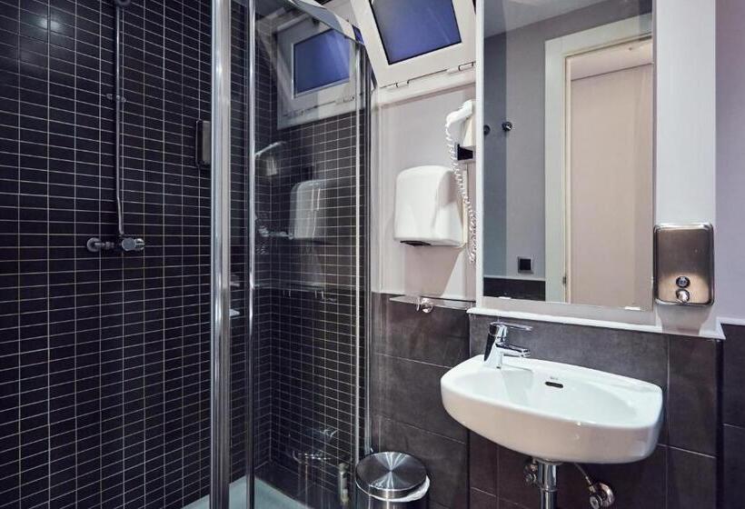 Habitación Cuádruple Estándar, Free Hostels Barcelona