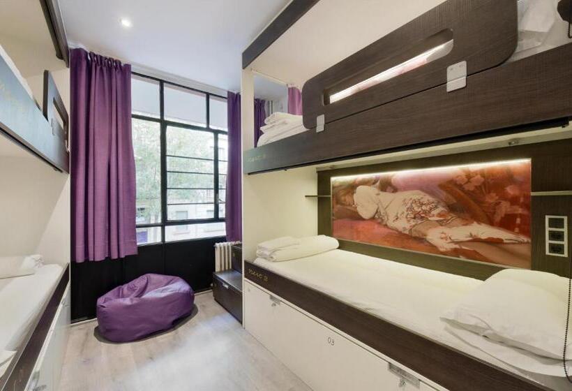 Habitación Cuádruple Clásica, Free Hostels Barcelona