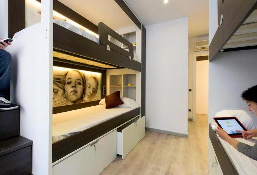 Habitación Cuádruple Clásica, Free Hostels Barcelona