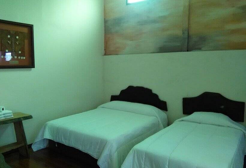 اتاق استاندارد, Kuching Waterfront Lodge