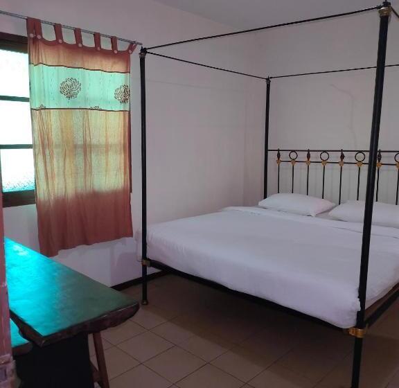 اتاق استاندارد, Kuching Waterfront Lodge