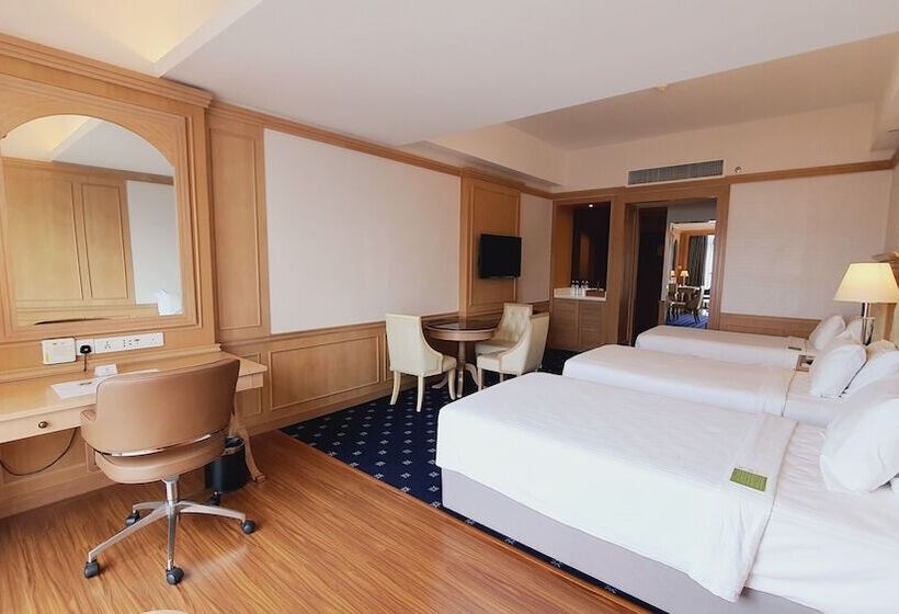 스탠다드 트리플 룸, Royale Chulan Penang
