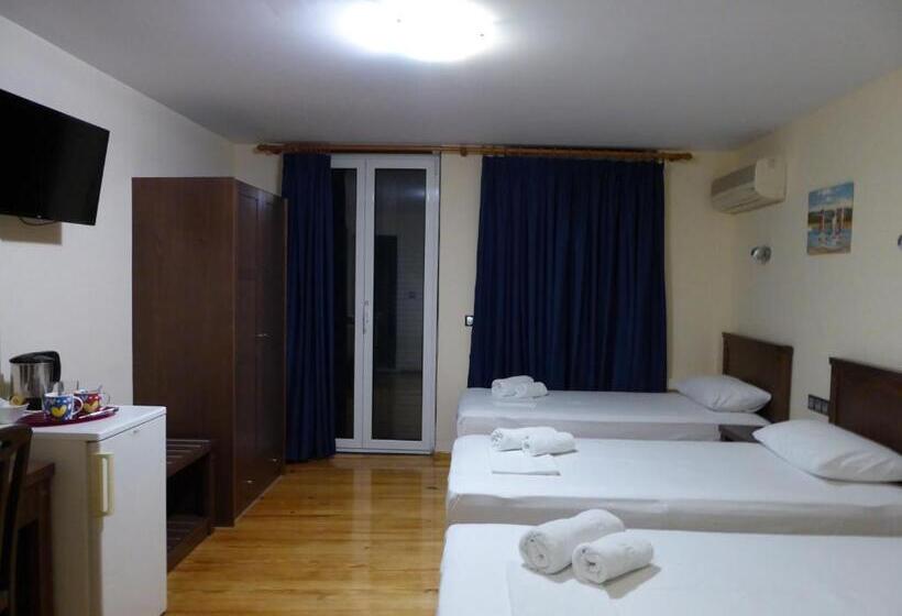 Трехместный Номер Стандарт с Видом, Sea Front Old Town
