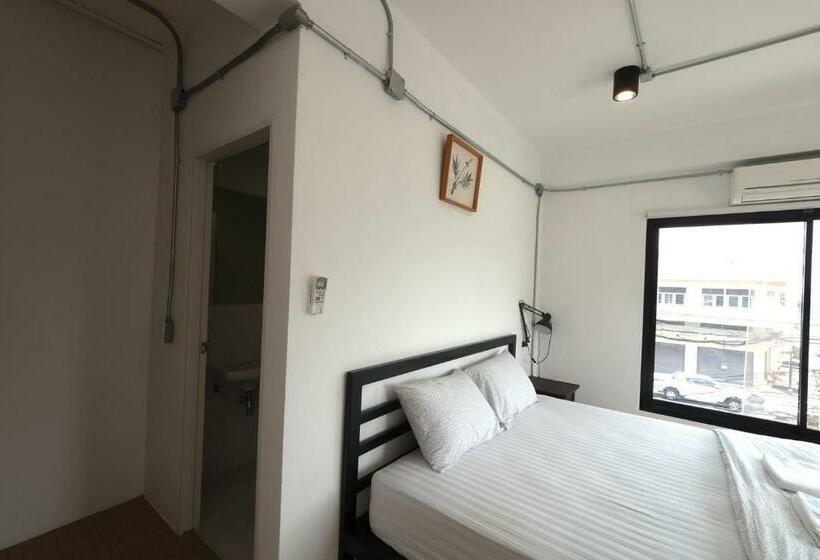 디럭스 룸, Labkoff Cafe And Hostel