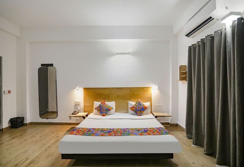 Номер Deluxe, Fabhotel F9 Sector 51