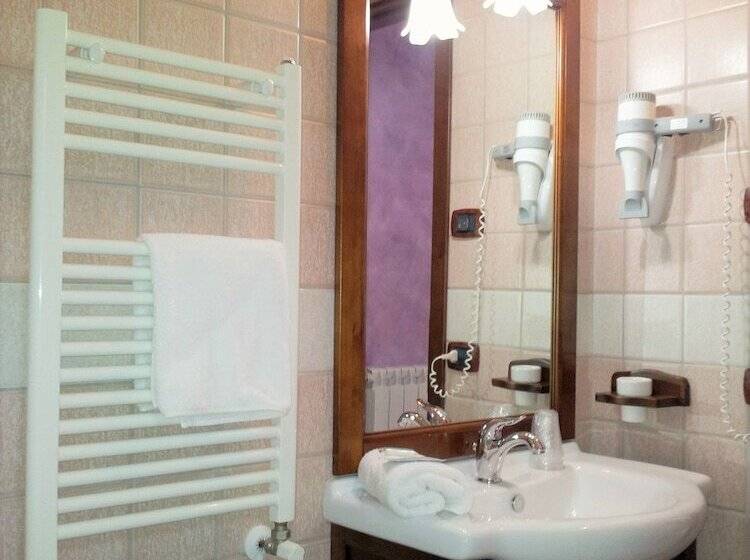 Полулюкс Вид на Бассейн, Agriturismo La Rocca Dei Briganti