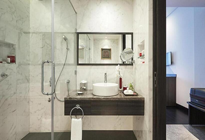 带城市景观和大床的豪华房间, Vivanta Pune, Hinjawadi