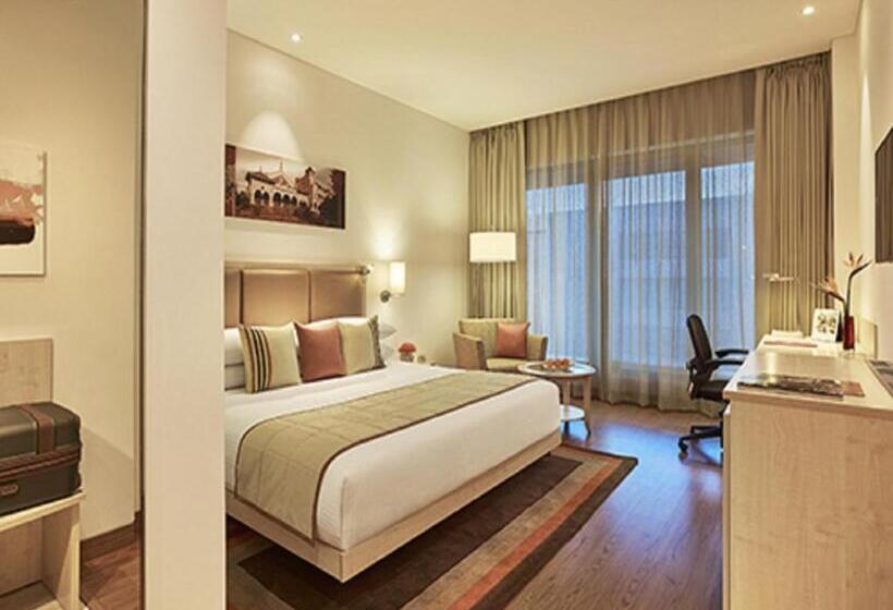 带大床的行政房间, Vivanta Pune, Hinjawadi