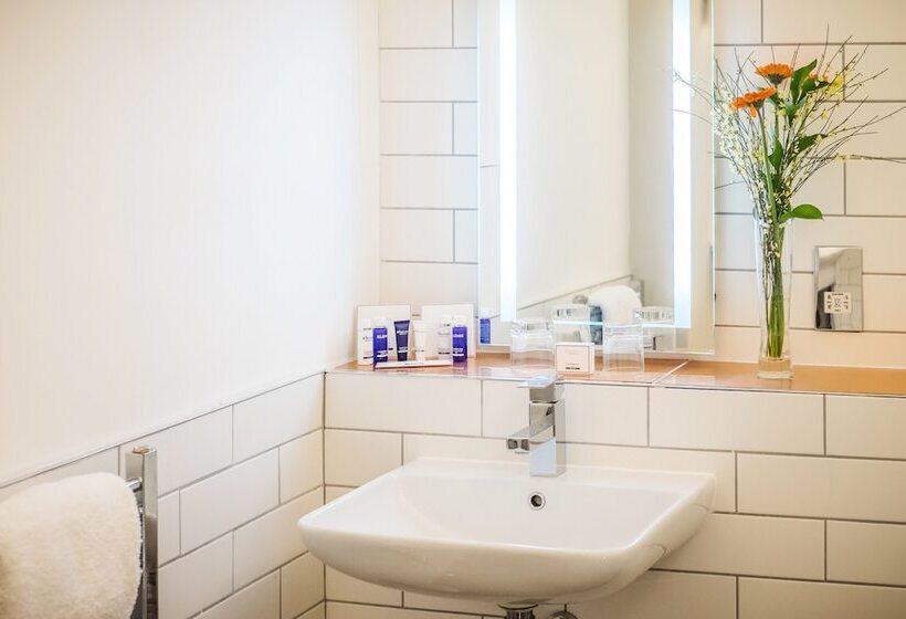 디럭스 스위트, Berkeley Suites
