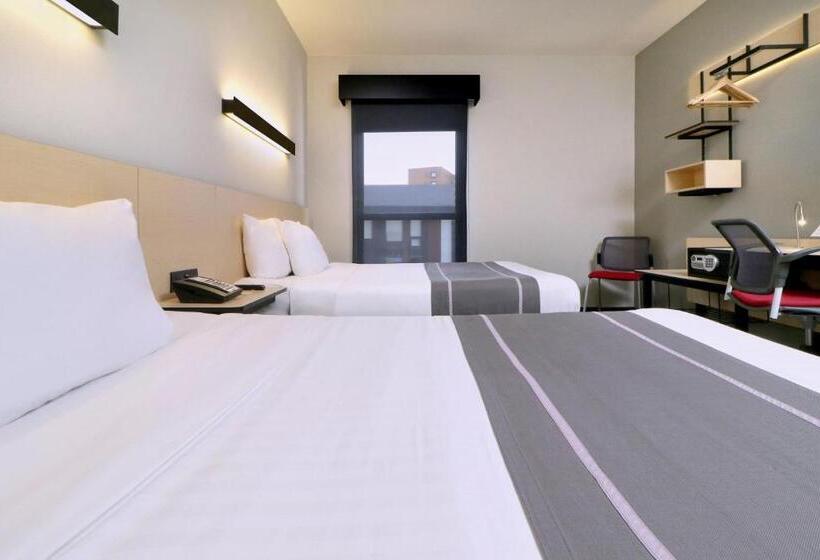 带2个双人床的标准工作室, City Express Plus By Marriott Monterrey Nuevo Sur