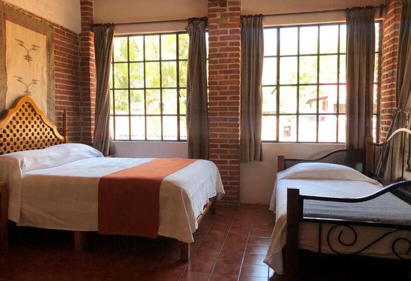 غرفة قياسية ثلاثية, La Posada Del Valle