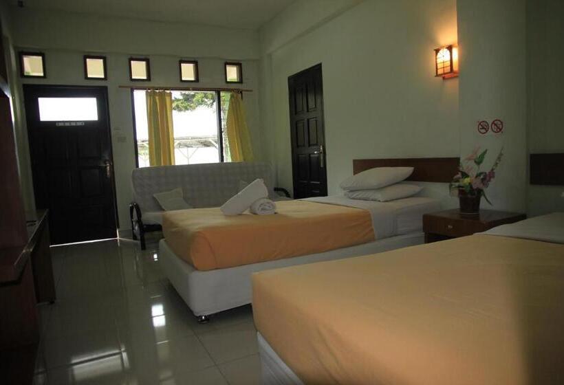 Четырехместный Номер Стандарт, Pandu Lakeside Hotel Parapat