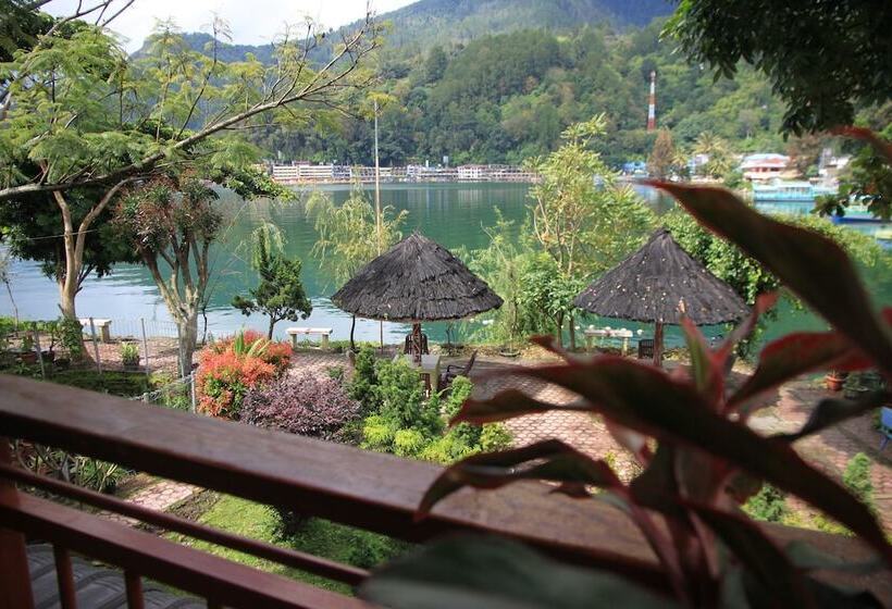 Четырехместный Номер Deluxe, Pandu Lakeside Hotel Parapat