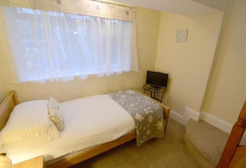 Четырехместный Номер Стандарт, Ellerby Country Inn