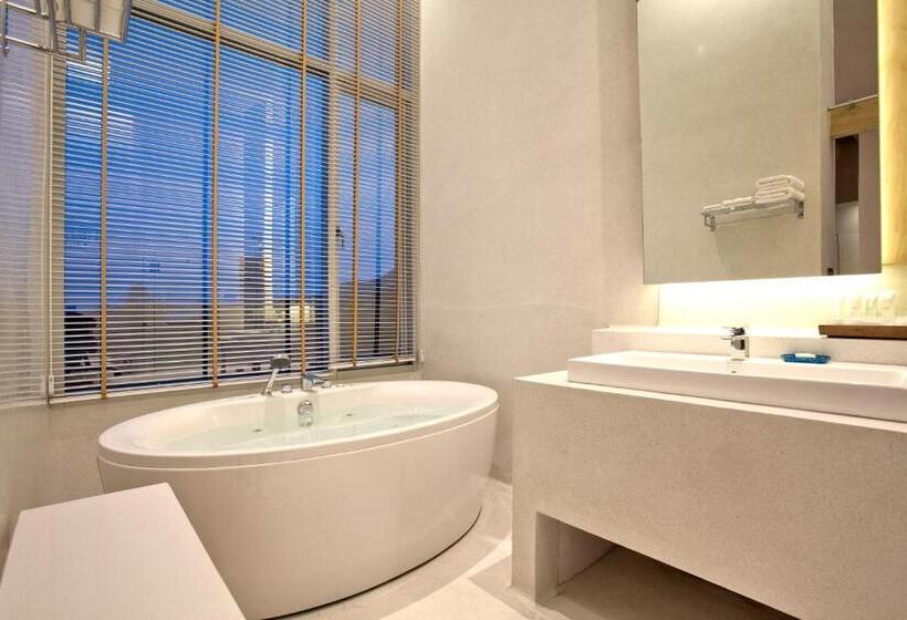 Пентхаус Люкс, Balcony Seaside Sriracha Hotel & Serviced Apartments