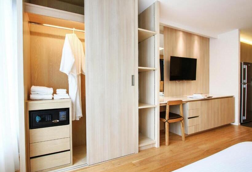Студия Deluxe, Balcony Seaside Sriracha Hotel & Serviced Apartments
