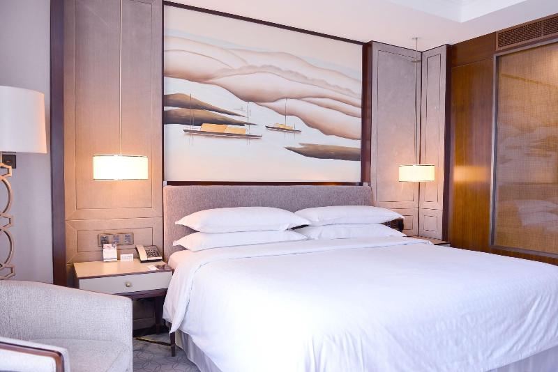 Club Room King Bed, Sheraton Shanghai Jiading