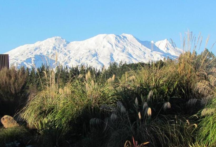 Люкс Deluxe Кровать Кинг, Tongariro Suites